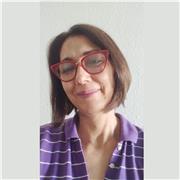 Profesora de castellano, especializada en la enseñanza a niños y niñas de primaria
